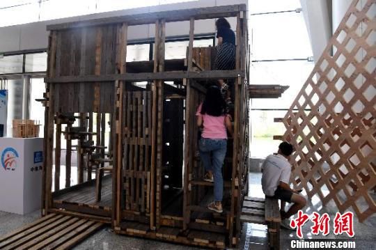 福建工程学院的作品《钩玄猎密》获铜奖。张斌摄。 福建工程学院的作品《钩玄猎密》获铜奖。张斌摄。